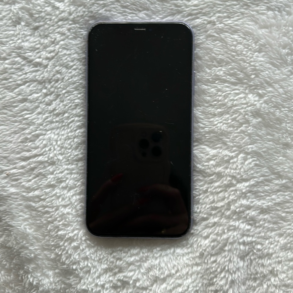 iPhone 64GB | factory reset | lavender | crack on back